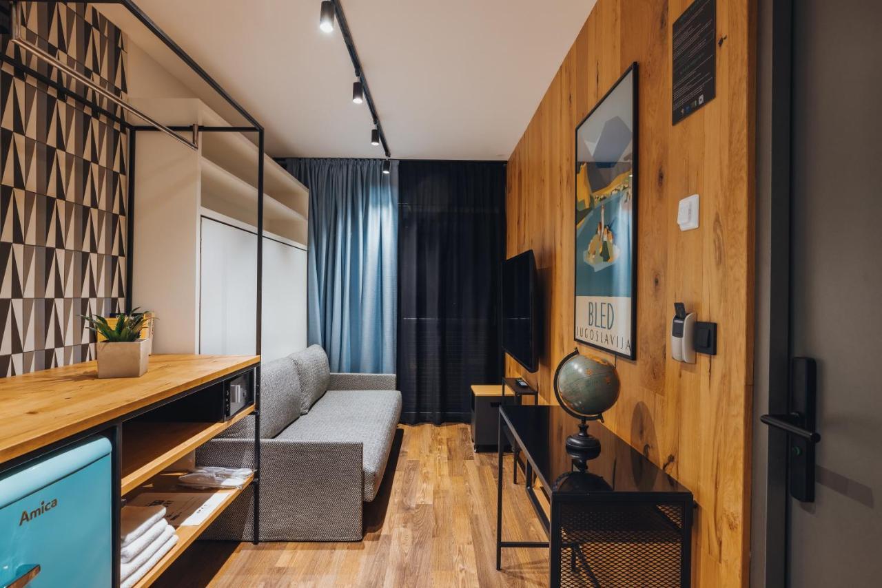 Glamping By One66 Campsite *